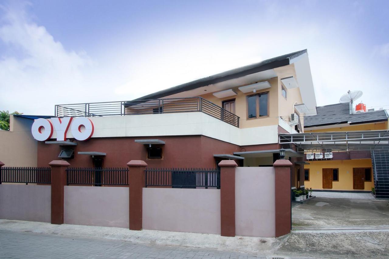 Oyo 347 Bayang Brothers Guest House Maguwo Exterior foto