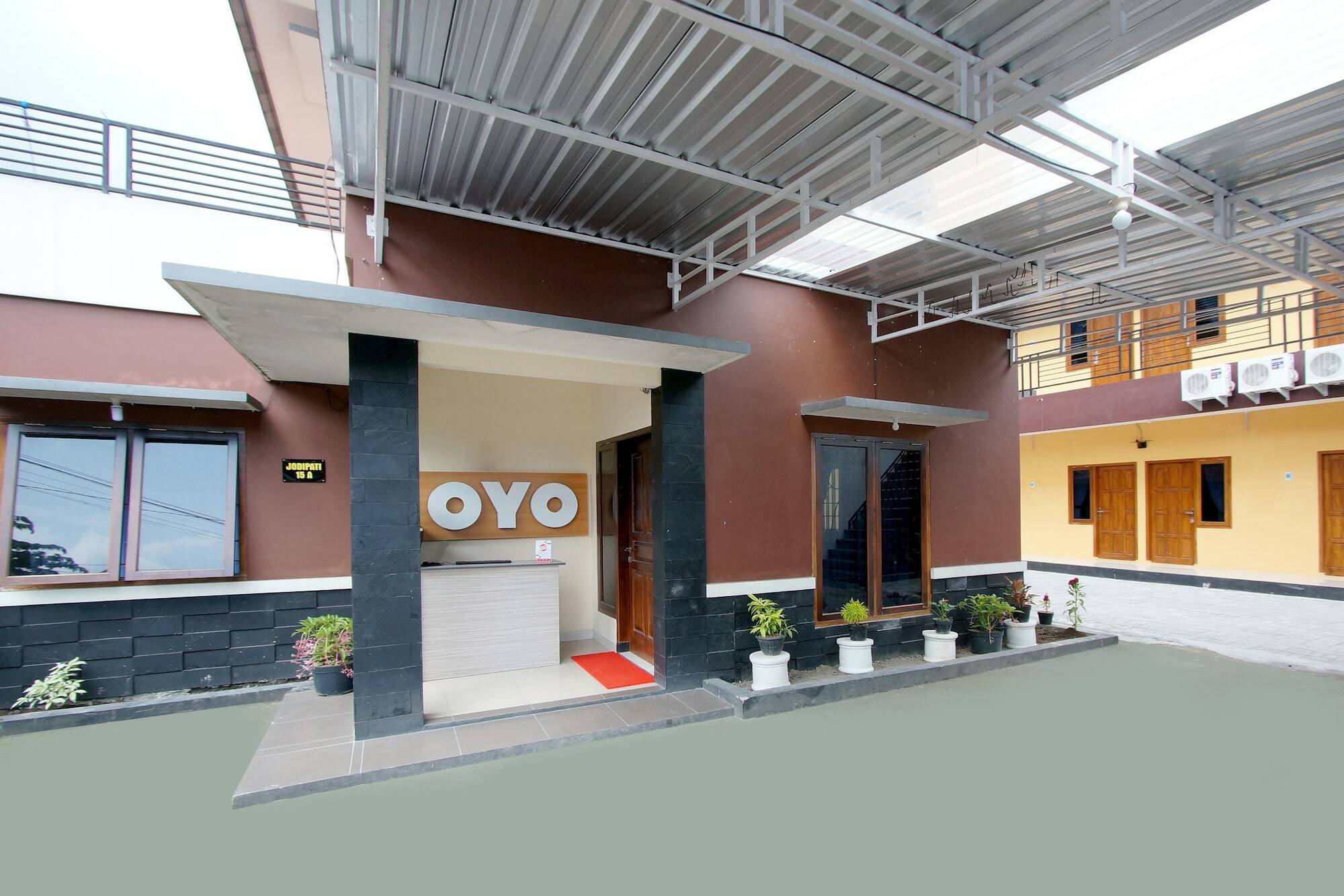 Oyo 347 Bayang Brothers Guest House Yogyakarta Exterior foto